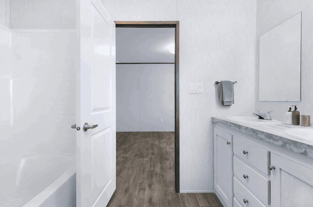Atlantis bathroom home features