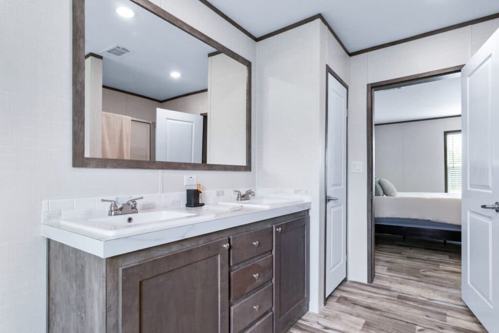 Palmer bathroom home features