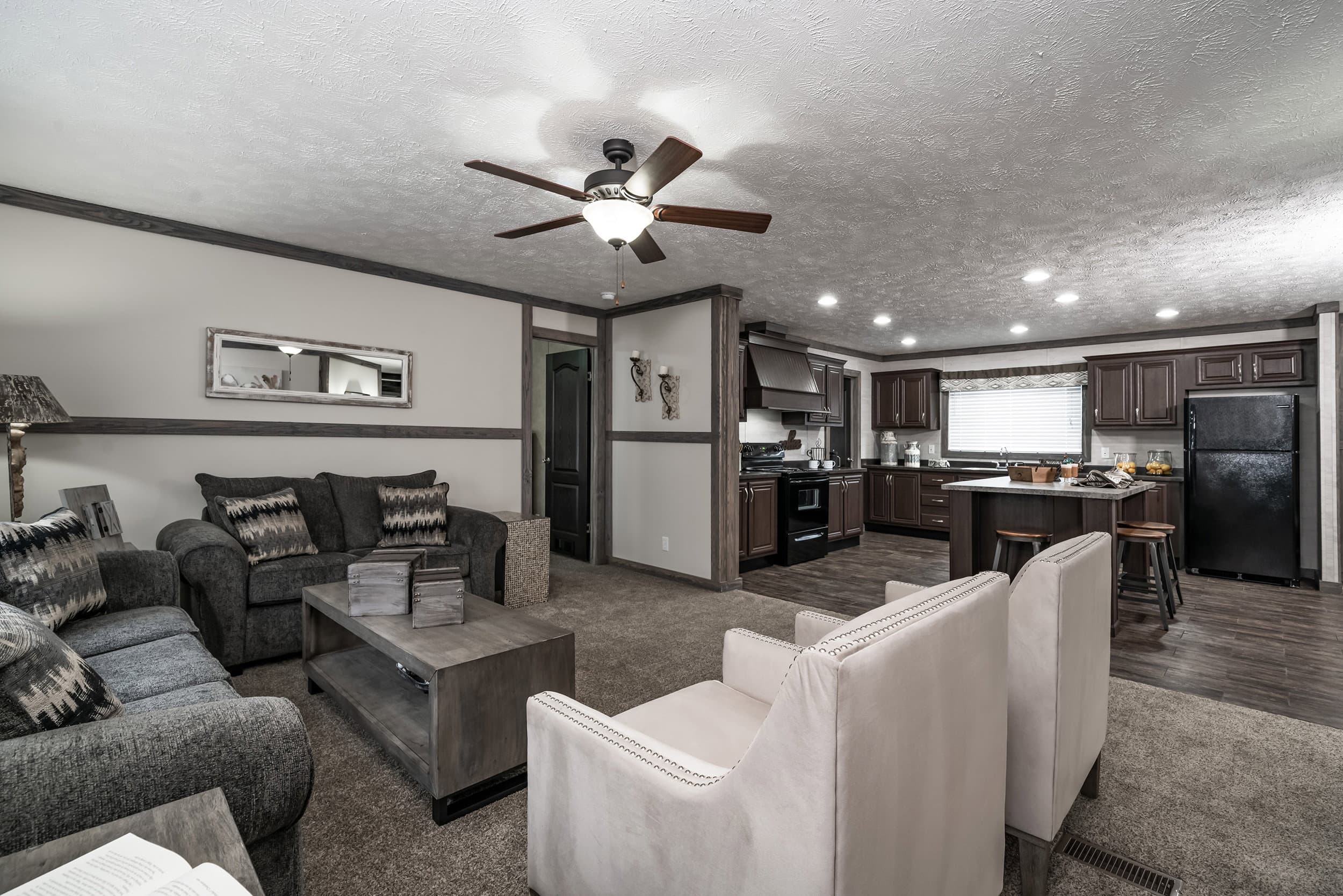 Md-35-32 interior home features