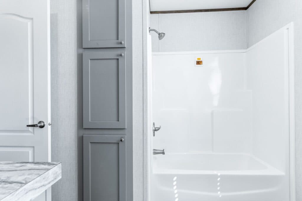 Hogan bathroom home features