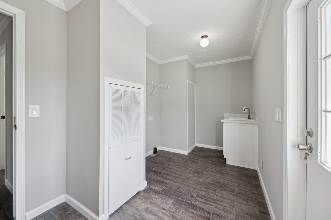 Md-30-32 josey wales bathroom home features